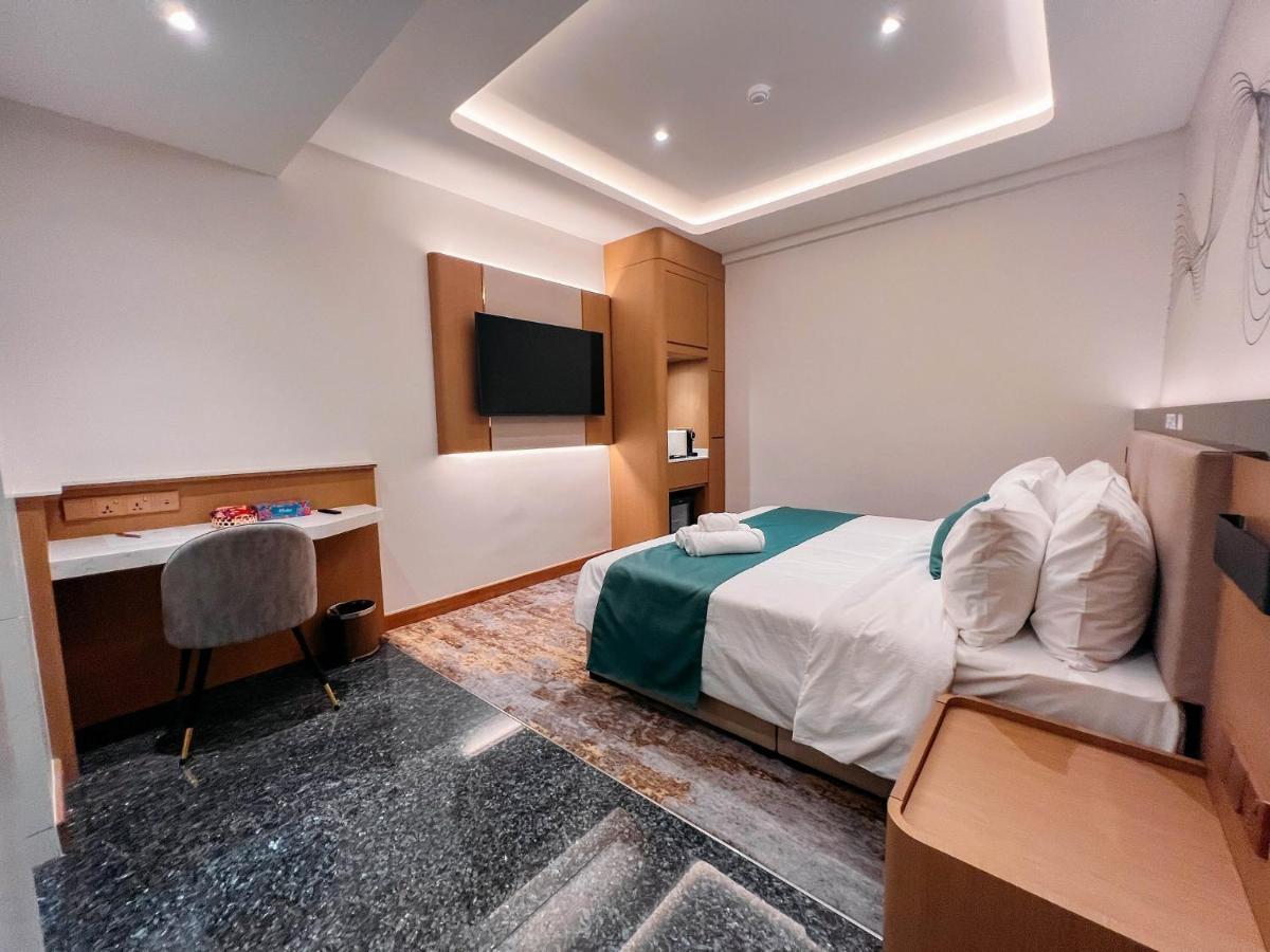Crystal Inn Batu Pahat Extérieur photo